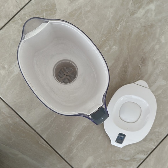Brita water filter pitcher - Picture 4 of 4
